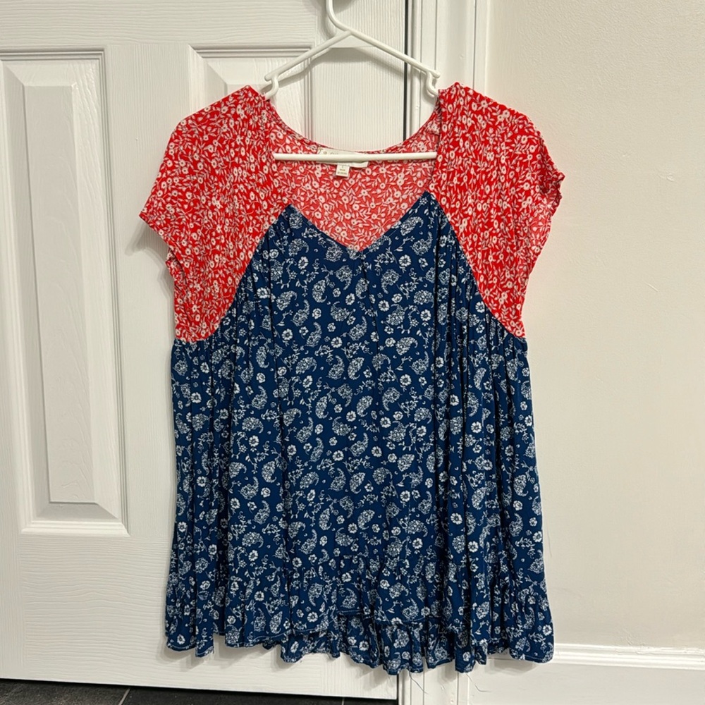 Women’s red/white/blue top size L